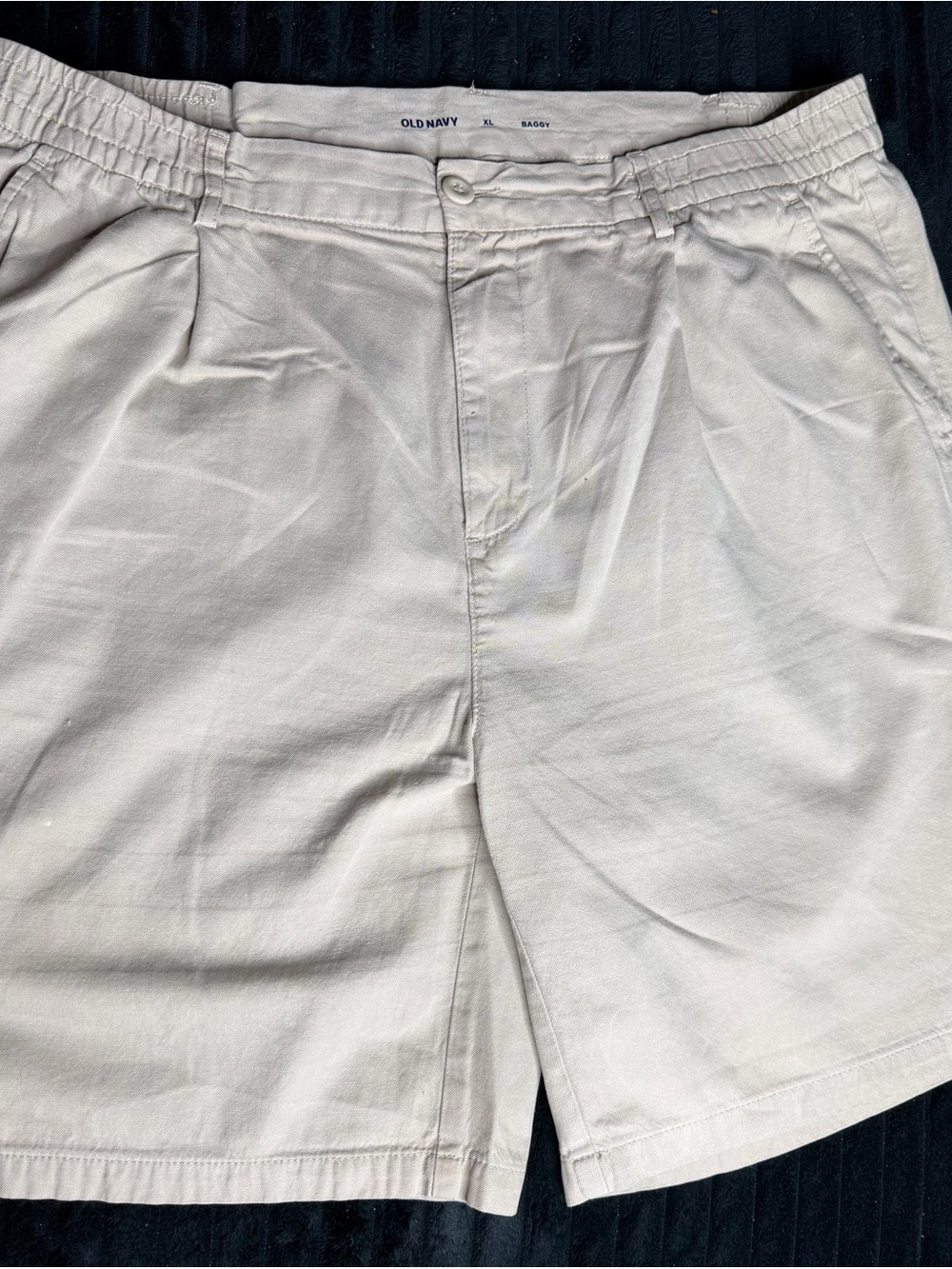 Old Navy Men's Light Beige Flat-Front Shorts